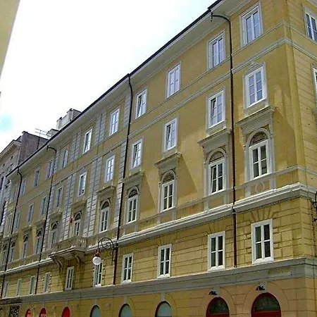 Hotel Centrale Hotell 3*