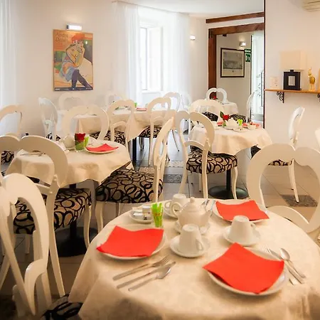 Hotell Hotel Centrale Trieste