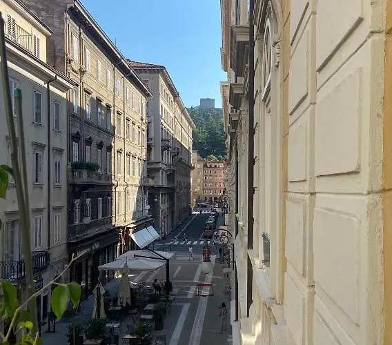 Hotel Centrale מלון 3*