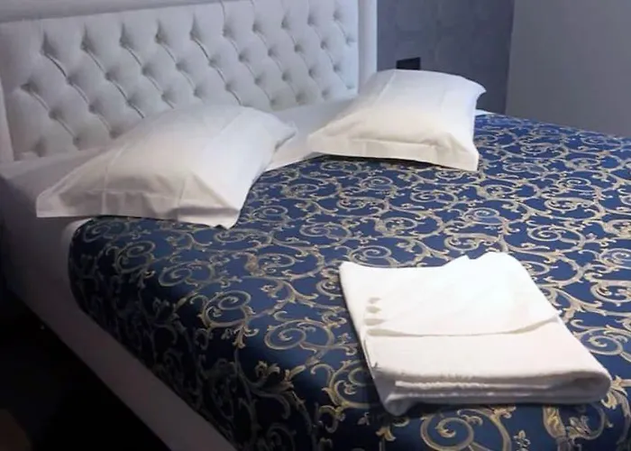 מלון Hotel Centrale 3*