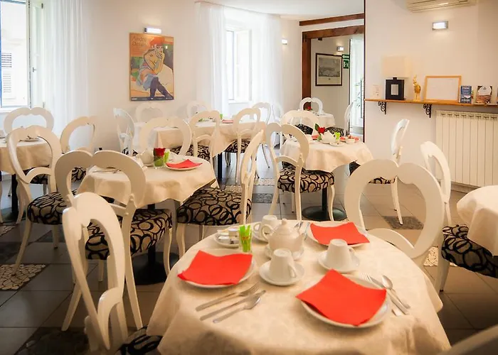 מלון Hotel Centrale טריאסטה