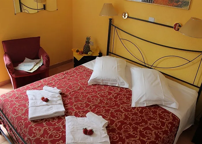 מלון Hotel Centrale 3*