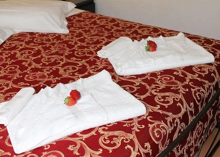 Hotel Centrale מלון